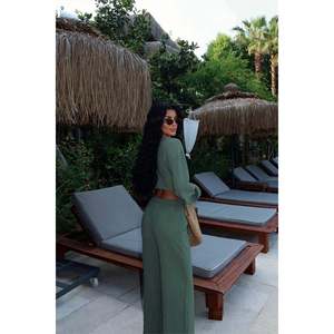 Conjunto de Pantalones y Traje Adelina Verde para Mujer - Product Image 4