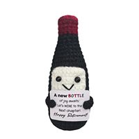 Cadeau de retraite, poupée commémorative en coton et laine, faite à la main au crochet, design de bouteille de vin rouge de dessin animé