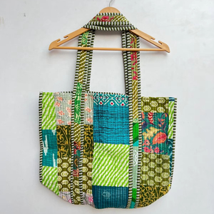 Bolsa de Mano Grande Acolchada de Algodón con Diseño de Patchwork Reversible Estilo Boho, Hecha a Mano, para Mujer, para Viajes y Compras - Product Image 1
