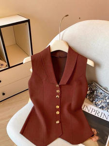 Top Senza Maniche Lavorato a Maglia da Donna Estate 2025 Nuovo Stile Francese Corto <span class=keywords><strong>con</strong></span> Fiocco e <span class=keywords><strong>Bottoni</strong></span> Elegante Scollo a V - Product Image 2