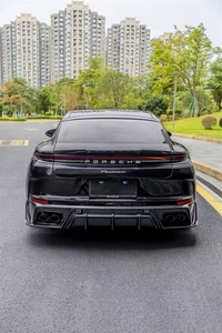 ชุดแต่งคาร์บอนไฟเบอร์สำหรับ Porsche Panamera 976 สภาพใหม่ ประกอบด้วยลิ้นกันชนหน้า ดิฟฟิวเซอร์ สปอยเลอร์ สเกิร์ตข้าง และลิ้นกันชนหน้าคาร์บอนไฟเบอร์ - Product Image 2