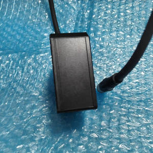 KEYENCE LK-H058 Ultra High Speed/high-precision CMOS Laser Displacement <b>Sensor</b> LK-G5000 Series <b>Sensor</b> Head Wide Laser Grade 3B - Product Image 3