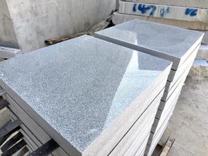 หินแกรนิตจีนขัดเงาสีเทา G633 สำหรับเคาน์เตอร์และพื้น - Product Image 1