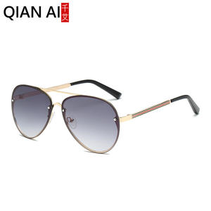 Lunettes de soleil aviateur Qian Ai, monture dorée, verres dégradés, protection UV 100 %, pour homme, mode outdoor - Product Image 1