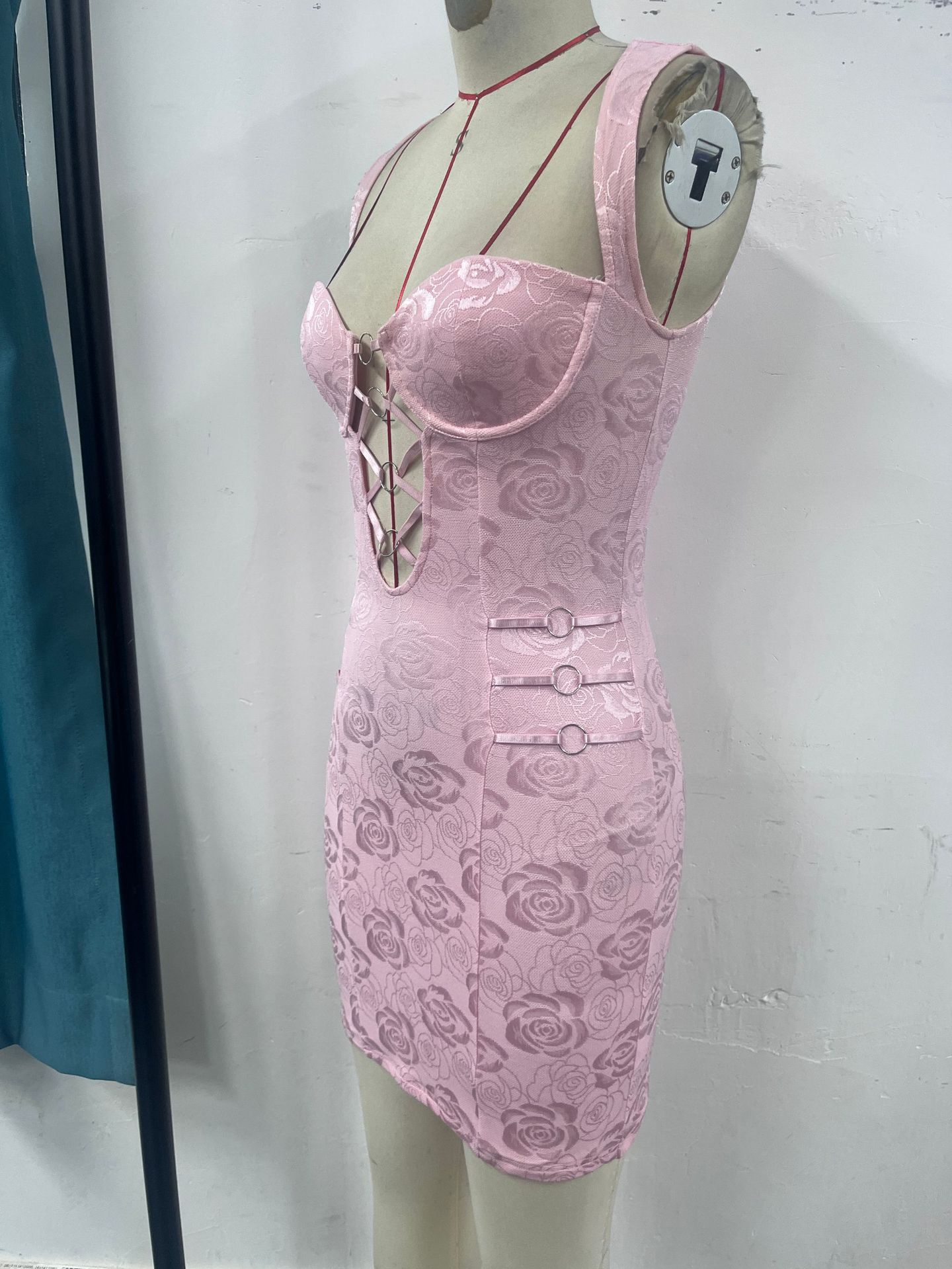 Sexy Bodycon Dress with Cross Cut Out - Perfect for Night Club