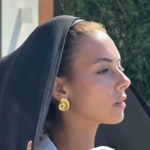 <span class=keywords><strong>Muslim</strong></span> Hijabs Zubehör Schmuck Kopftuch Schal Mode Krone rutsch feste Griff Legierung Kurzer Schal erlauben Luftstrom Zirkulation Blumen - Product Image 3