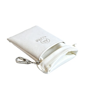 Sac de rangement pour lunettes de soleil en cuir PU souple blanc avec logo personnalisé en feuille d'aluminium - Product Image 6