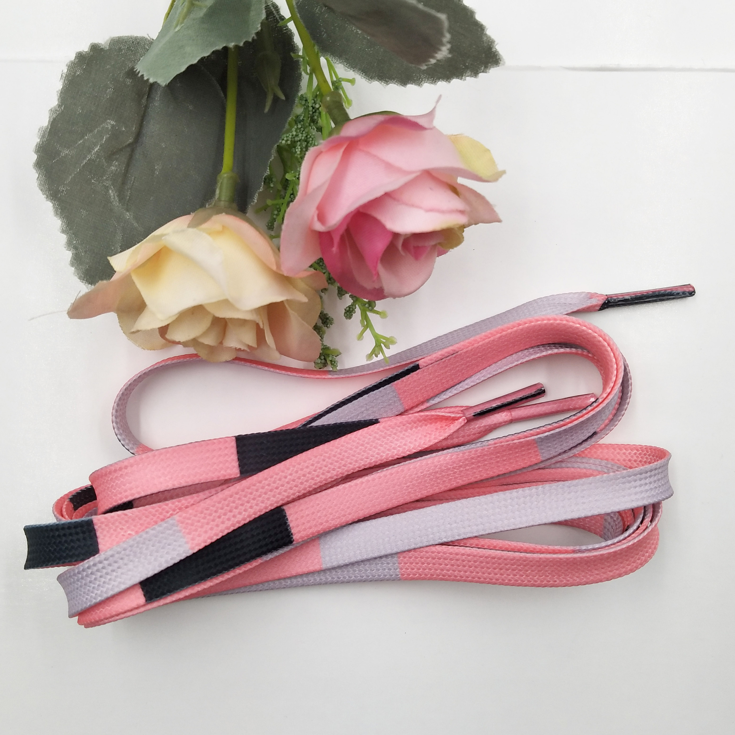 Rose noir blanc