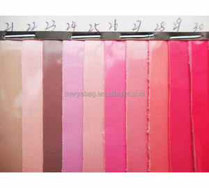 Sac à bandoulière en PVC à la mode qui vous fait remarquer où que vous alliez - Product Image 4