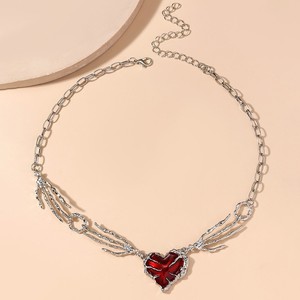 Collar con Diseño de Corazón y Piedra Roja, Cadena con Forma de Hueso de Mano, Estilo Coreano, para Hombre y Mujer - Product Image 4
