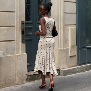 Ensemble de débardeur sans manches à pois et jupe sirène de style INS pour femmes |   Tenue décontractée chic française en deux pièces - Product Image 5