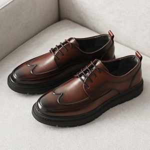 Chaussures pour hommes en cuir de vachette première couche, style Derby anglais, en cuir véritable, à bout rond et à lacets, pour le printemps - Product Image 1