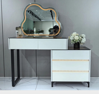 Ensemble de coiffeuse 2026 moderne et élégante, écologique et durable, avec miroir LED en forme de nuage, plateau noir et bandes lumineuses intégrées