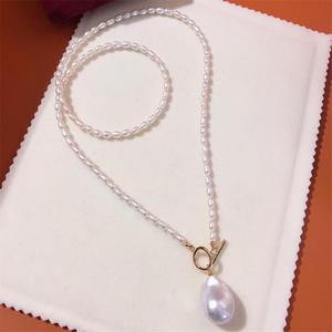 Collier en perles d'eau douce de style européen et américain Zhizhen, grosse chaîne de pull, style unique, personnalité de niche, sans collision - Product Image 3