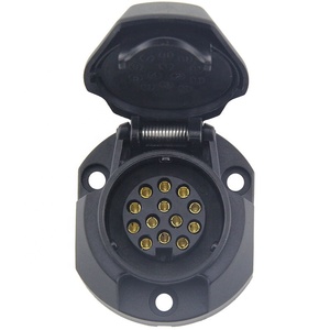 Prise de <span class=keywords><strong>remorque</strong></span> à prix attractif <span class=keywords><strong>Adaptateur</strong></span> de 12 prises de <span class=keywords><strong>remorque</strong></span> de l'OTAN 12v 24v 7pin 13pin Prise de <span class=keywords><strong>remorque</strong></span> durable à <span class=keywords><strong>7</strong></span> voies - Product Image 1