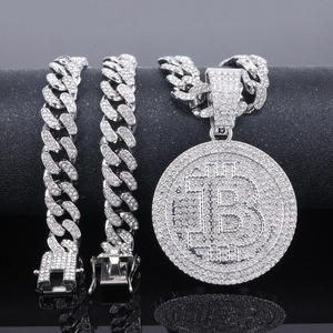 Collier pendentif en argent plaqué or Moissanite Hip Hop de luxe, très demandé, pour hommes, pour les boîtes de nuit, la mode streetwear et les soirées, vente en gros - Product Image 1