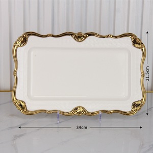 Vente en gros de vaisselle dorée pour la maison Assiette de présentation Assiette de <span class=keywords><strong>service</strong></span> en céramique de luxe pour les hôtels et les événements Fournisseurs - Product Image 2