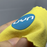 Autocollants personnalisés en silicone 3D avec logo en relief, en caoutchouc haute densité, PU, PET, vinyle, transfert thermique, étiquettes pour vêtements