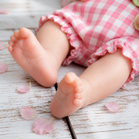 Poupée Reborn en Silicone Intégral de 8 Pouces, Éveillée, Yeux Ouverts, Combinaison à Carreaux Roses, Chapeau à Pompons, Poupée Nouveau-né pour Jeu d'Imitation