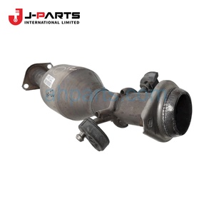 ท่อไอเสียตรงกลางสำหรับ Toyota HIACE KCH10 Granvia ปี 2000-2002 - Product Image 2