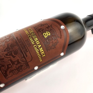 Etiqueta Adhesiva de Lujo para Botellas de Vino, Personalizada con Grabado, en Cuero PU Suave, Resistente al Agua y Ecológica, Marca OEM - Product Image 4