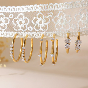 Aros de Acero Inoxidable 18K con Zirconia Redonda, Minimalistas para Uso Diario - Product Image 4