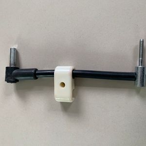 Clip de nailon en forma de C para cables de 18 mm y 20 mm, soporte aislado para fijación de cableado en ingeniería ferroviaria - Product Image 2