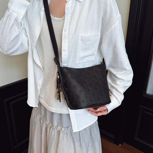 Bolso de Mano Tipo Cubo de Alta Calidad para Mujer, Diseño Personalizado Impreso, Versátil, Elegante, de Lujo, Bandolera - Product Image 4