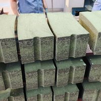 Brique Réfractaire en Chrome-Alumine-Zircone 93% Al2O3 CrO, Super Haute Réfractarité (>2000°C), Façonnée pour Four Industriel de Production de Carbone Noir