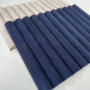 Panneau à lattes en <span class=keywords><strong>bois</strong></span> souple à roulement <span class=keywords><strong>vertical</strong></span> d'armoire Panneau mural en MDF flexible Revêtement mural incurvé décoratif en <span class=keywords><strong>bois</strong></span> - Product Image 4