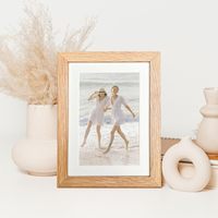 Cadre photo en bois de chêne clair 5x7 avec passe-partout blanc biseauté pour la maison, le bureau et la présentation murale