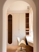 Armoire autoportante de style français peinte sur mesure pour chambre à coucher, meuble de chambre en MDF avec porte, éclairage réglable, armoires pliantes en verre