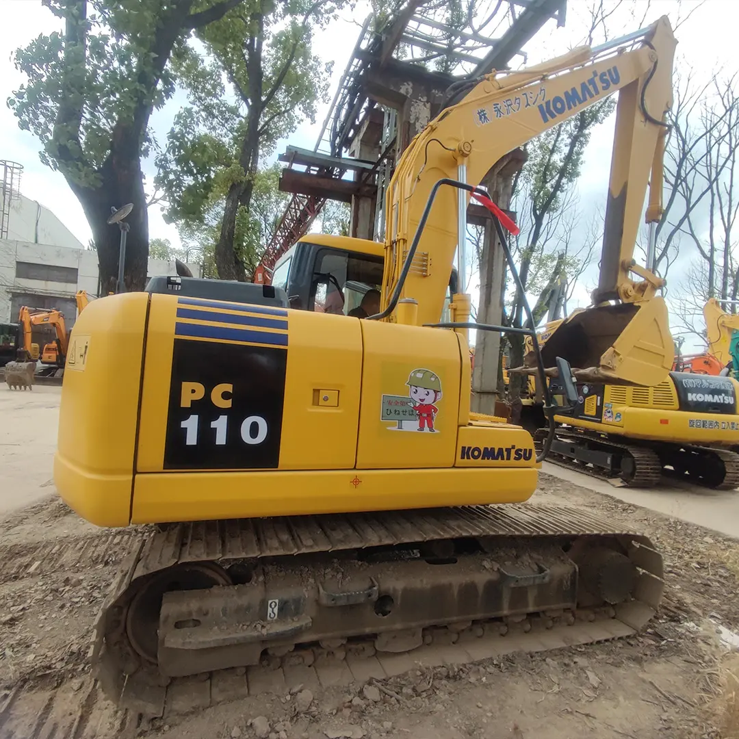 حفار صغير مستعمل رخيص Komatsu PC110 بحالة جيدة، مجنزر ياباني مستعمل، حفار أصلي، ماكينة بناء مستخدمة