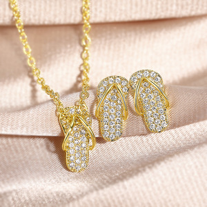 Collana con Ciondolo a Forma di Pantofoletto, Choker con Zirconi per Donne, Gioiello Creativo e alla Moda per Uso Quotidiano, Idea Regalo - Product Image 1