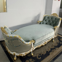 Chaise longue italienne de luxe avec ornements sculptés à la main, design inclinable et confortable pour la maison