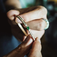 Bracelet en or 18 carats avec émeraude de laboratoire pour couples, personnalisable, tendance, avec monture discrète