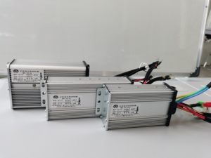 Contrôleur de moteur à courant continu sans balais Huayu 60V 45A FOC contrôleur de pilote de vélo électrique pour application de véhicule électrique - Product Image 4