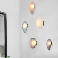 Applique murale LED en verre coloré au design nordique, luminaire décoratif pour la maison, idéal pour un plafond, un couloir d'hôtel, un salon, une chambre à coucher ou une table de chevet