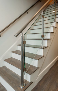 <span class=keywords><strong>Barandilla</strong></span> <span class=keywords><strong>de</strong></span> vidrio <span class=keywords><strong>de</strong></span> poste <span class=keywords><strong>de</strong></span> acero inoxidable moderna personalizada para escaleras terrazas Fácil instalación Durable SUS304 <span class=keywords><strong>Barandilla</strong></span> <span class=keywords><strong>de</strong></span> vidrio templado - Product Image 2