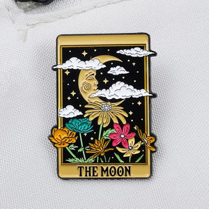 热销批发设计定制塔罗牌珐琅别针月亮花星星金属工艺品软珐琅翻领别针 - Product Image 4
