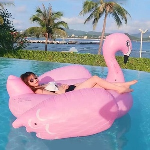 Venta caliente nuevo estilo de gran tamaño inflable oro rosa flamenco piscina flotadores agua instalaciones de entretenimiento - Product Image 5
