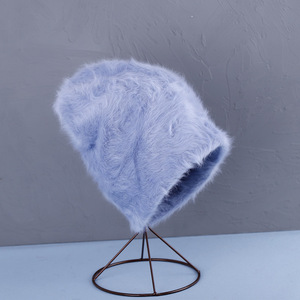 Bonnet de tête polyvalent mignon en peluche pour femmes automne et hiver résistant au froid et chaud bonnet en fourrure de lapin - Product Image 3