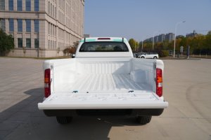 New Classic-Style Foton Tunland G7 Mini <strong>Truck</strong> 4X4 Euro3 Diesel Van Rear Camera Touch Screen Automatic AC 1-10t Load <=5000kg GVW - Product Image 5