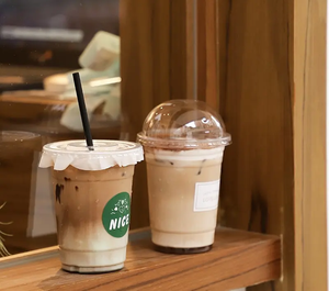 Vasos de plástico transparente personalizados SGP desechables y libres de impuestos para mascotas para llevar té con leche y café helado con tapas - Product Image 2