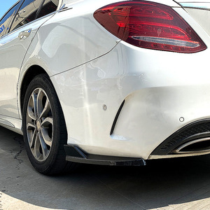 มุมกันชนหลัง Mercedes-Benz C-Class W205  วัสดุ PP สีดำเงา ลายคาร์บอนไฟเบอร์ ปี 2015-2021 ชุดแต่งอัพเกรด - Product Image 1