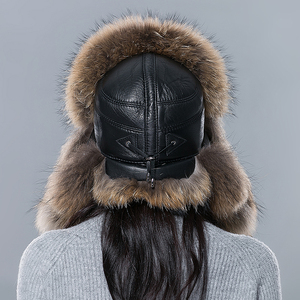 قبعة روسية فاخرة من فرو الثعلب الفضي الطبيعي للرجال والنساء من الجلد الأسود مع قبعات فرو الراكون من فرو الثعلب الفضي - Product Image 4