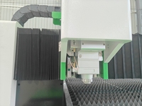 Machine de découpe laser à fibre CNC 3000w 3015 avec tête de découpe laser Raytools pour acier au carbone, acier inoxydable, plaque métallique