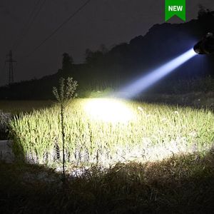 Lampe torche LED rechargeable Xinsite, longue portée, haute puissance, projecteur portable pour usage extérieur et domestique - Product Image 1