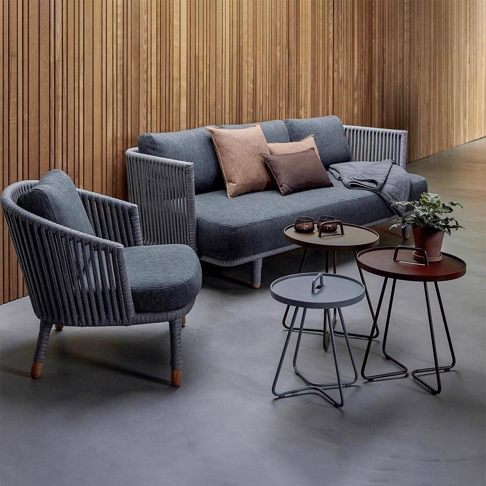 Sièges simples et triples, gris foncé