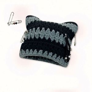 Chapeau carré punk tricoté unisexe fait main, multicolore en acrylique, idéal pour les voyages - Vente en gros - Product Image 4